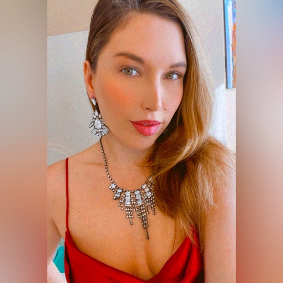 Meet your Posher - Picture 3 of 4